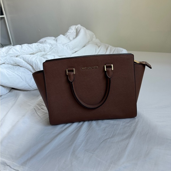 Michael Kors Selma Saffiano Tan/Brown Leather Bag - Picture 2 of 6